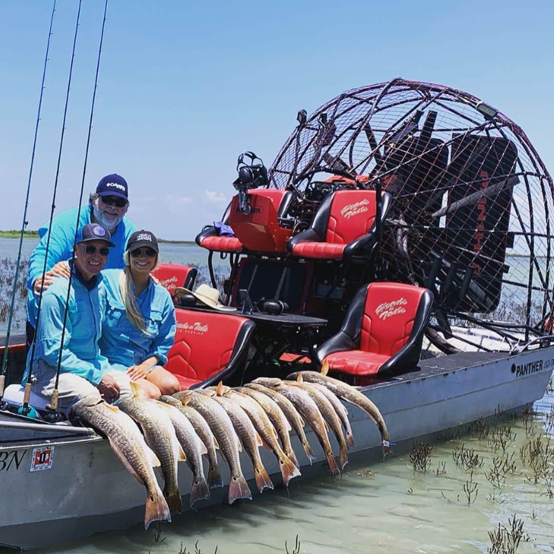 レイン・ギャリソンのインスタグラム：「Thank you @wes_willi1 and @sarahdjw for an amazing past few days! #fishing #rockport」