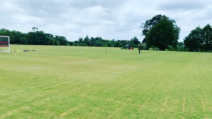 のインスタグラム：「Little session this morning, with absolute killer runs and some finishing. ✅ #JI33」
