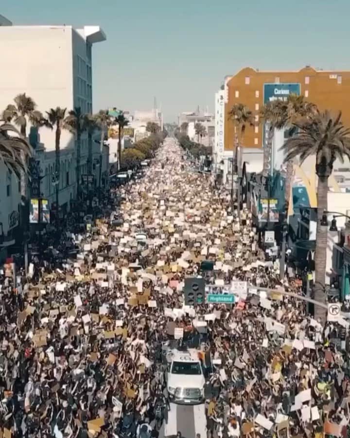 ブラント・ドーハティのインスタグラム：「I love LA #blacklivesmatter」