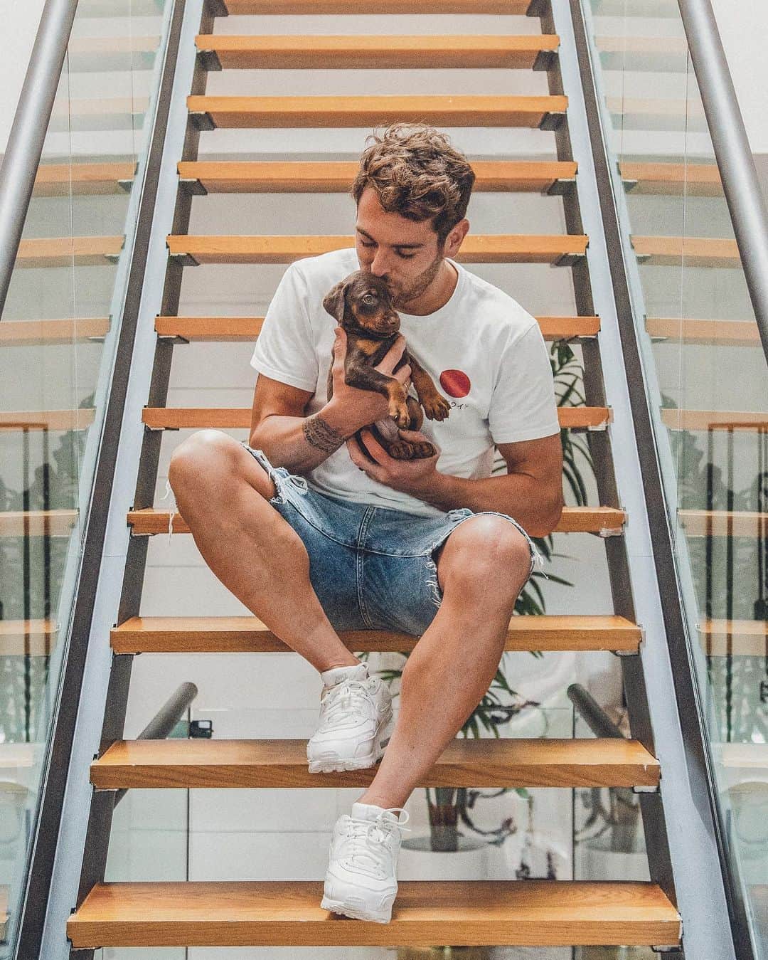 イバイ・ゴメスのインスタグラム：「WELCOME TOKIO! 😍 ONGI ETORRI! 🐶 ¡BIENVENIDA! ❤️ • 📸 @aitzolarev」