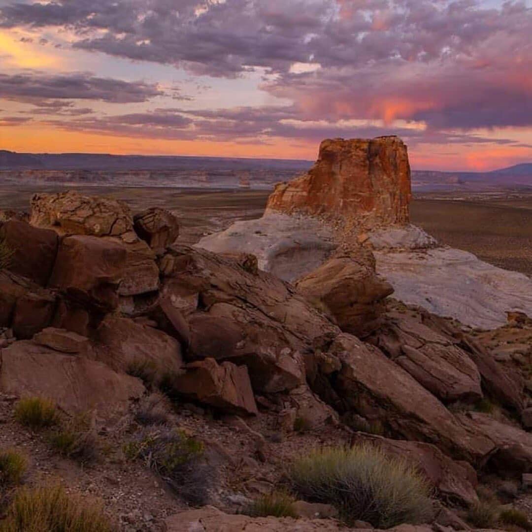Ricoh Imagingさんのインスタグラム写真 - (Ricoh ImagingInstagram)「Posted @withregram • @frankleeruggles Sun setting over the majestic stud horse Butte in Glen Canyon National recreation area.  #instaphoto  #landscapephotography #nationalparkgeek  @nationalparkservice @nationalparktrust @usinterior #photooftheday #sunset #sunsets #desert #desertvibes #istagood  #picoftheday #instapic #photooftheday #NPGeekAmbassador  #nationalparkgeek #outdoorphotomag  #pentax645z #pentax645ambassador  #arizonaphotographer @ricohpentax @ricohusa  #mediumformat #ourplanetdaily #79yearsproject #chasingthelight」6月10日 3時37分 - ricohpentax