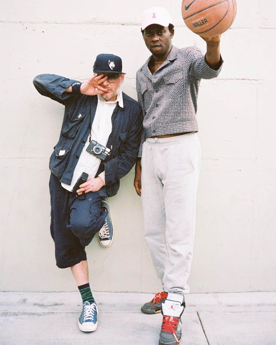 セオフィラス・ロンドンのインスタグラム：「Always wanted the funky uncle to shoot me aka the Joint Chief of Snaps aka @thelazyhustler  aka @invisiblejazzcigarette™️ Ps. dreams come true 🕳⛹🏿‍♂️ #redonkadonkadonkulous」