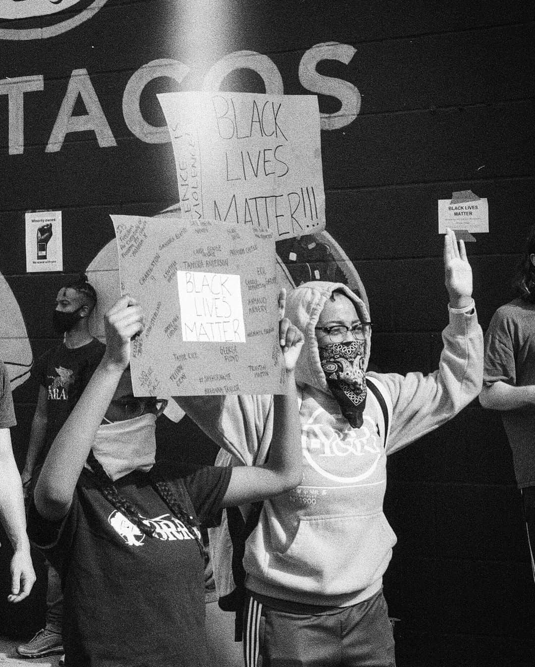 キラ・サントーロさんのインスタグラム写真 - (キラ・サントーロInstagram)「La protests shot by me 35mm #blacklivesmatter #peacefulprotest」6月10日 4時02分 - kyrasantoro