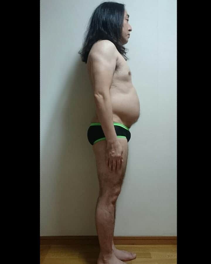 キートンさんのインスタグラム写真 - (キートンInstagram)「3ヶ月ぶりの体重測定。  体重  69.5㎏ 体脂肪率  24.3%  まさにコロナ太り！ 7ヶ月より約6㎏太っている。 数年前にも70㎏直前までいったが、その時は多少トレーニングしていたので、自粛生活で何も出来なかった今が人生最悪の肉体。 みっともない、恥ずかしい。  #キートン #コロナ太り #恥ずかしい」6月10日 4時08分 - keatonmasuya
