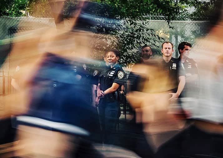 thephotosocietyさんのインスタグラム写真 - (thephotosocietyInstagram)「Photo by @dina_litovsky. Protests in New York City have been happening every day since the murder of George Floyd by a Minneapolis police officer. The protesters have been peacefully marching through the streets, highways and bridges of all five boroughs, attracting a diverse crowd of thousands. For more images, follow me @dina_litovsky. #georgefloyd.」6月10日 4時35分 - thephotosociety