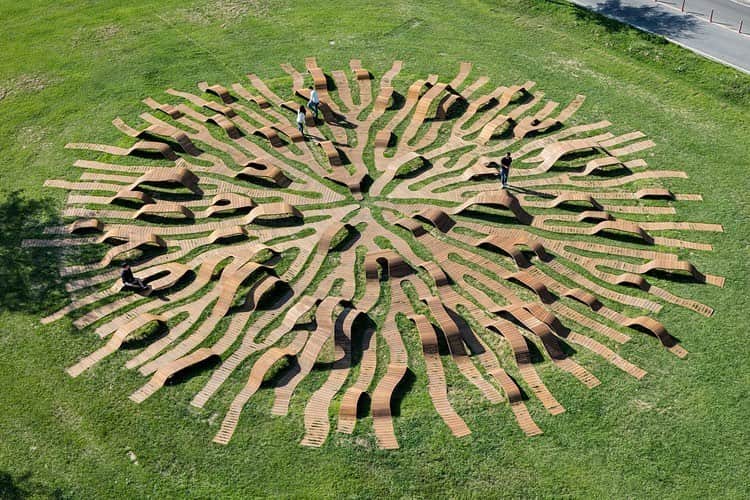 コートエシエルさんのインスタグラム写真 - (コートエシエルInstagram)「SS20 inspo | inspired by art ______ 📍 Root Bench by Yong Ju Lee ______ A unique circle-shaped installation in a Seoul park that sprawls out in rippling lines, like the roots of a tree. Root Bench is fused into the grass and blurs the boundary between an artificial installation and a natural environment 🌳 ______ This public seating provides visual stimulus by creating a strong contrast to the background of a spacious outdoor park. Visitors can feel comfortable in a relaxing space and enjoy the art piece at the same time. . We are inspired by spatial connectivity 💨 . . . . #rootbench #yongjuleearchitecture #publicdesign #publicatchitecture #artandarchitecture #southkorea #hangangpark #installationart #thebeautyofdesign #urbandreams #designicon #arch_design #koreanaesthetic #koreanart #koreanartist #contemporaryart #cityarchitecture #citydesign #yongjulee」6月10日 5時07分 - coteetciel