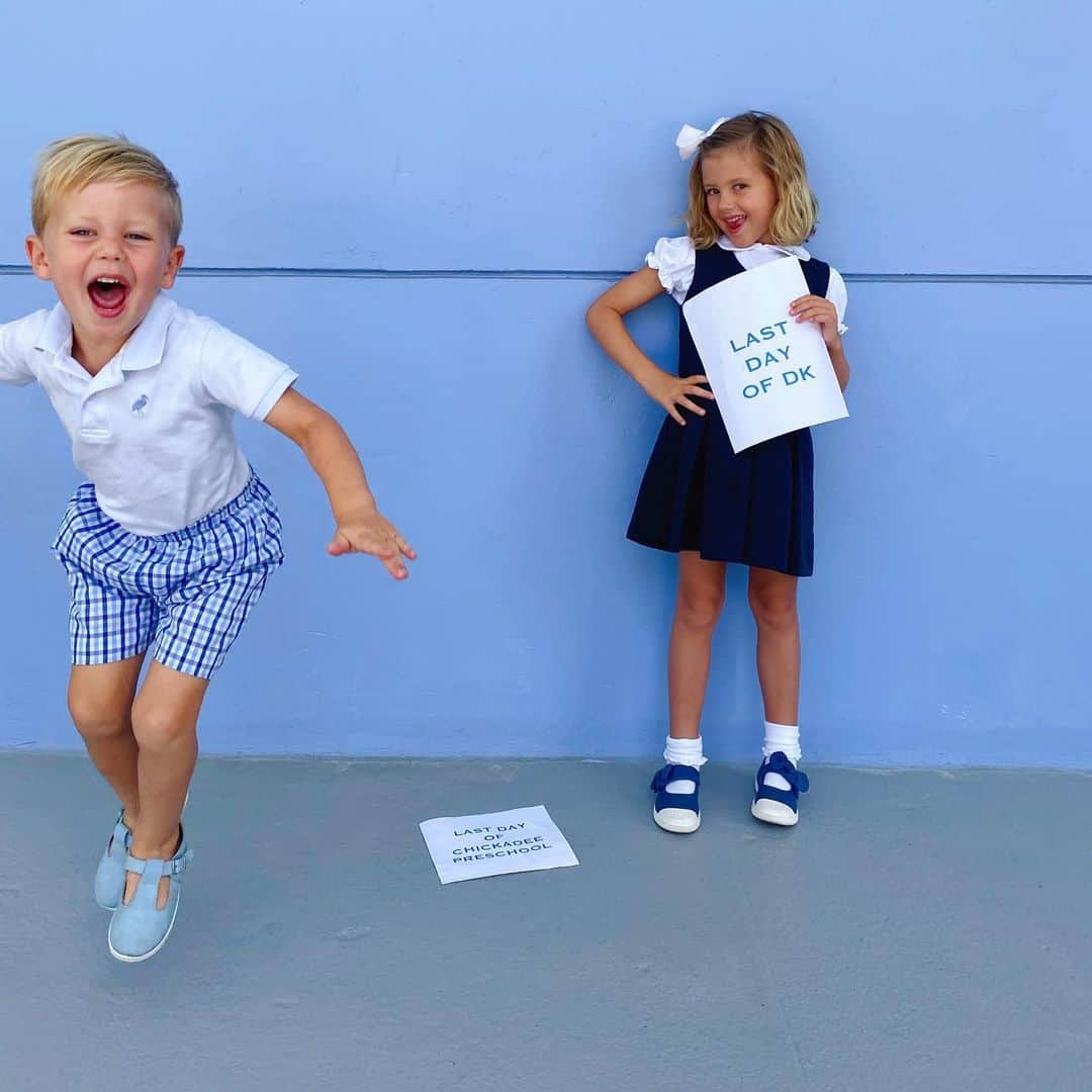 Elizabeth Chambers Hammerさんのインスタグラム写真 - (Elizabeth Chambers HammerInstagram)「And...that’s a wrap on the strangest school year that we never saw coming. We went from discouraging our children from iPads and screens to begging them to sit in front of them for Zoom classes. Their anti-bias Zoom assemblies were replaced with real life lessons and here we are.  I’m continuously amazed by, and grateful for the teachers who pivoted so quickly and learned new skills. I genuinely wish that Harper could do this year again with her current teachers because they are national treasures (she tells Mr. Hall weekly that I’m in love with him 🤦🏻‍♀️), but more than anything, I’m grateful for this unprecedented and uninterrupted time that has allowed us to understand and know them (and the challenges and responsibilities we’re facing) even better. Our children have processed A LOT these past few months...just a gentle reminder to check in with them, talk to them and learn with them. Happy summer...whatever that means!」6月10日 5時17分 - elizabethchambers