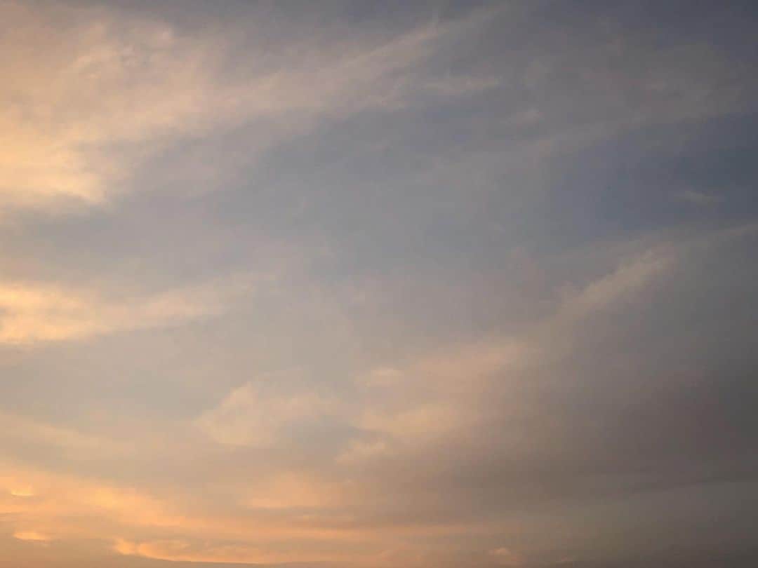 中村靖日さんのインスタグラム写真 - (中村靖日Instagram)「.  月と太陽。  おはようございます。  撮影です。72日ぶり！  良い1日でありますよう。  #moon #sun #sunrise #sky #goodmorning #birdssinging #movie #shooting #studio #location #staff #director #actress #actor #JIDAIGEKI #historicalplay #tokyo #japan #photo #withafterpost」6月10日 5時30分 - yasuhi_nakamura