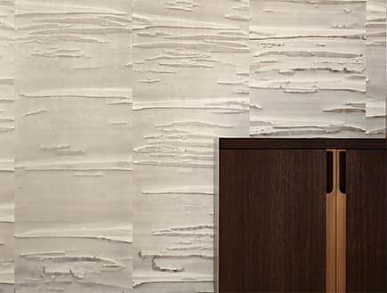 Reiko Lewisさんのインスタグラム写真 - (Reiko LewisInstagram)「Holly Hunt Wallcovering  Holly Hunt, one of my favorite furniture company launched a wallcovering line last year. Their elegant and sophisticated design also shows in the wallcovering line. Their collection also includes “sound absorbing” wallcovering that is perfect for condominium owners. Which project should we use??? ホリー・ハント社の壁紙 私のお気に入りの家具会社の1つであるHolly Hunt社は、昨年壁紙のラインを立ち上げました。 エレガントで洗練されたデザインは壁紙のラインにも現れています。 彼らのコレクションには「吸音性」の壁装材もあり、マンションの所有者に最適な素材。 どのプロジェクトに使用するか？楽しみ! #hawaii #interiordesign #interiorlovers #stylishlifestyle #wallpapers #hollyhunt #ハワイ生活 #インテリアデザイン #インテリア好き #お洒落な暮らし #ホリーハント」6月10日 7時10分 - ventus_design_hawaii