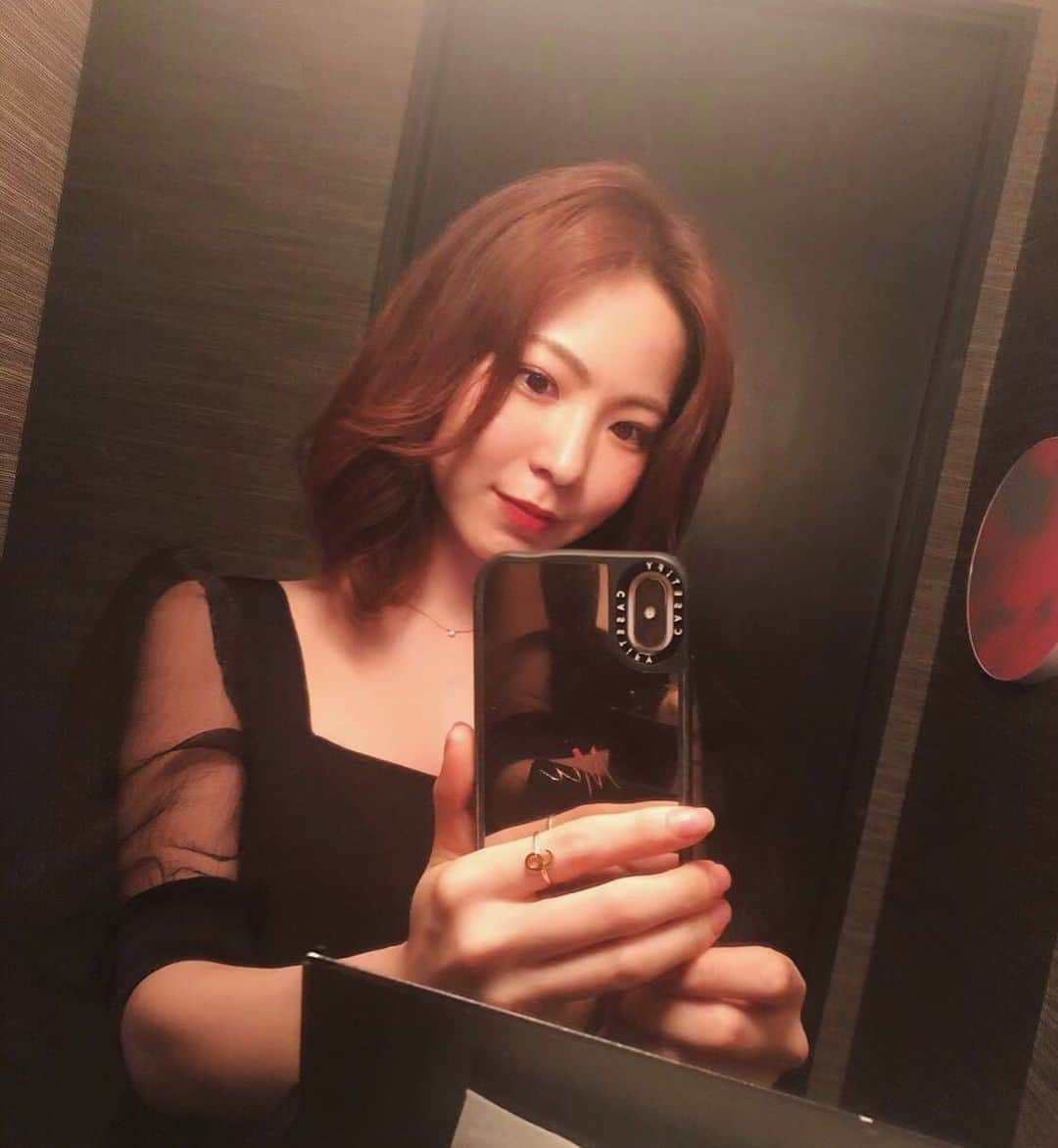 河村美咲さんのインスタグラム写真 - (河村美咲Instagram)「小ぶりのネックレスがすっきー❤️❤️ 5年くらい前の誕生日プレゼントにもらったんやけど、誕生日プレゼントってその人を考えながら買ってくれてるわけでしょ☺︎わたしのこと考えながら買ってくれてると思うと愛しいよな❤︎ #tiffany」6月10日 18時34分 - misaki_haaan