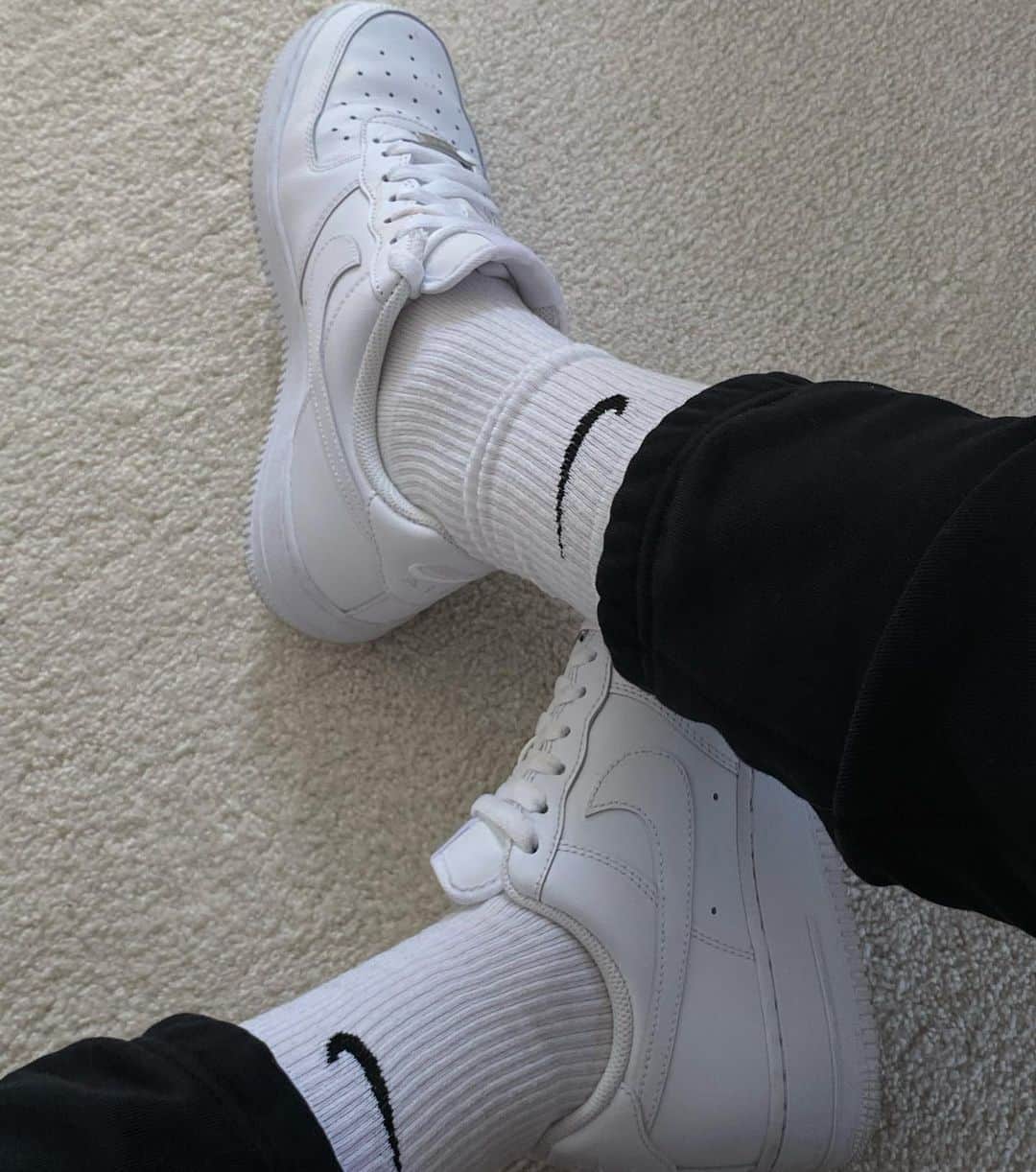 Mathilde Goehlerのインスタグラム：「Swoosh」