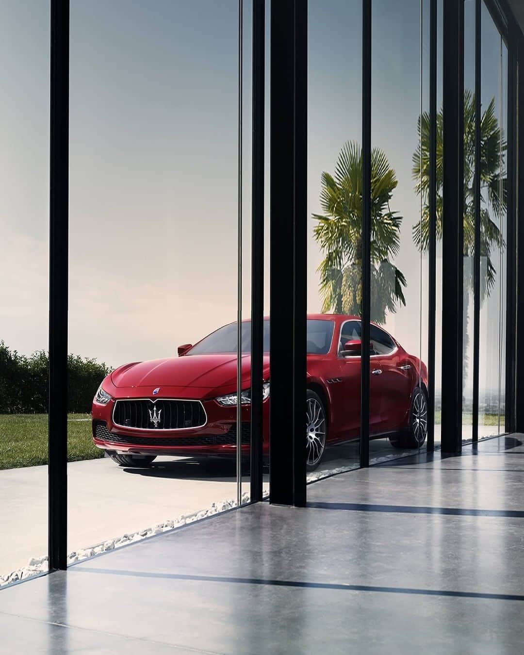 Maserati Japan | マセラティ ジャパンのインスタグラム：「その傑出した佇まい、ハイレベルなラグジュアリー性。 マセラティの大胆な哲学を、エレガントに体現するギブリ。 無機質で平凡な日常に、全てが異次元の心高鳴る体験と価値観を提案します。  #Maserati #マセラティ #MaseratiJapan #マセラティジャパン #Ghibli #ギブリ」