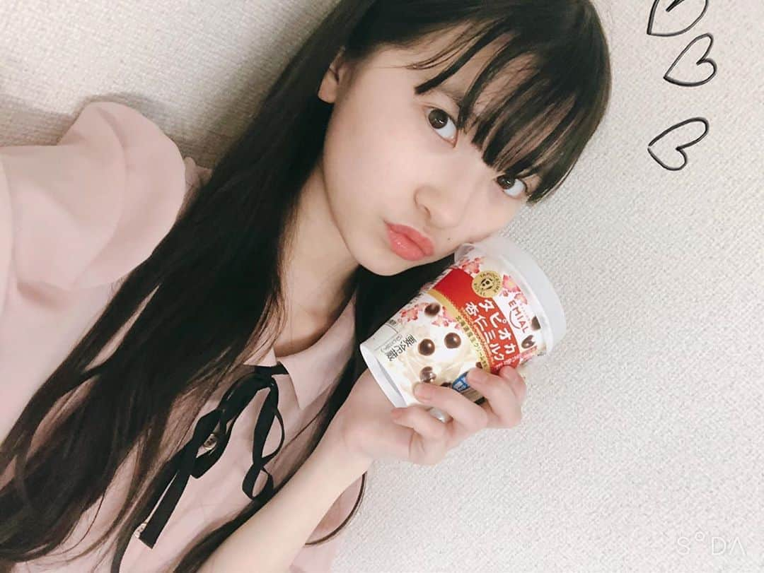 桧山ありすさんのインスタグラム写真 - (桧山ありすInstagram)「毎日暑い！☀️ 久々にタピオカ飲みたくなってー( ¨̮ )︎︎ コンビニで買ってきてもらった💞 杏仁おいし🥺  #ニコプチ #プチモ #桧山ありす」6月10日 17時06分 - alice.hiyama