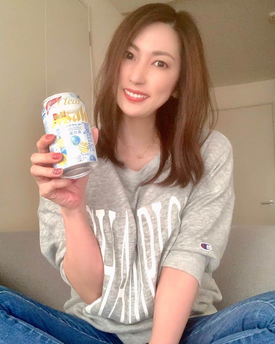 横山みれいさんのインスタグラム写真 - (横山みれいInstagram)「2か月半ぶりにヘアサロン行ってきた〜〜💇‍♀️ 髪の毛生き返った😇  嬉しいから軽めのやつ飲んじゃう🍻 #newhair  #newhaircolor」6月10日 17時15分 - mireichan66