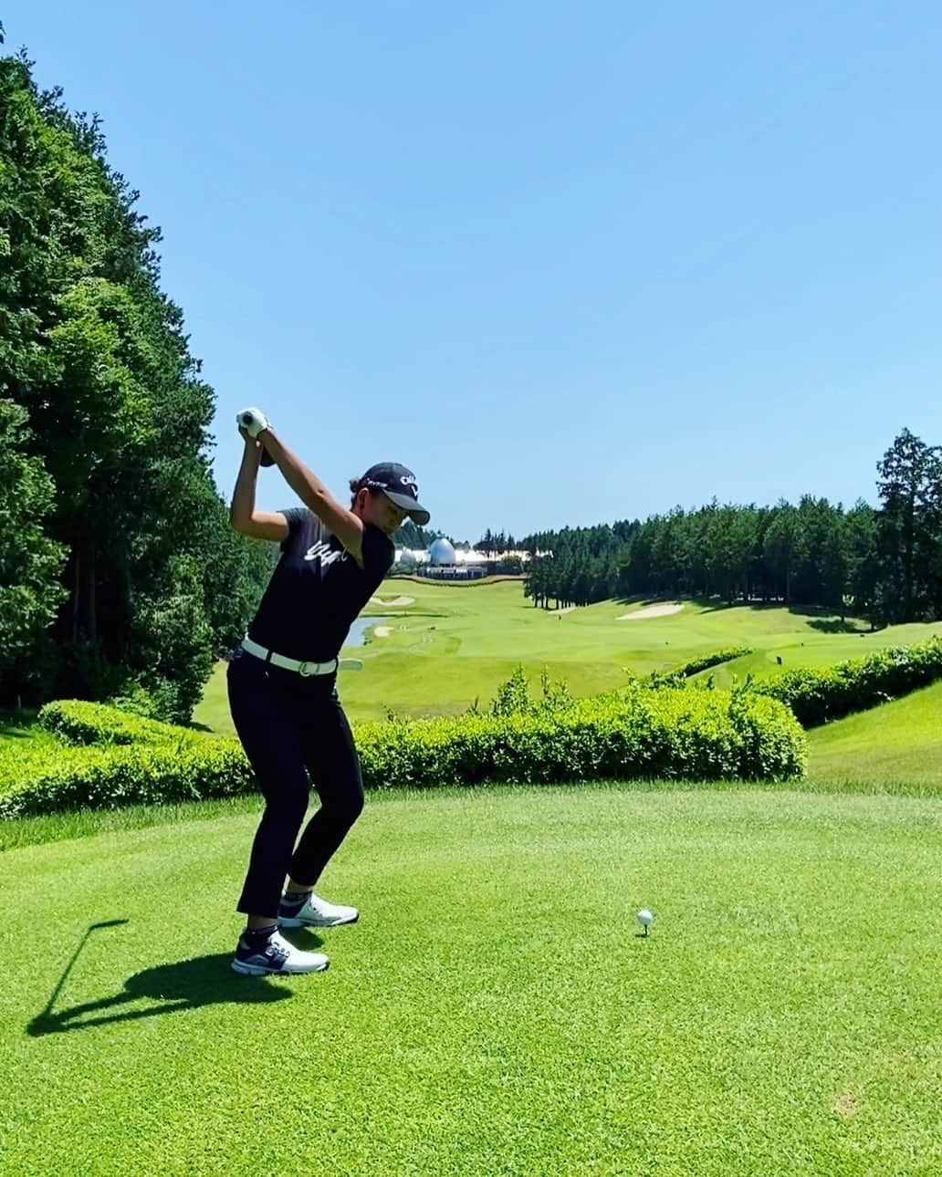 長野未祈のインスタグラム：「I am very hot and very burning why, because of my golf. I enjoy it very much.🔥🕶⛳️ #golf #training  #summeriscoming☀️ #上手くいかないことだらけ  #でも手応えを感じた時は最高に気持ちいい #ころなに負けないで自分のゴルフに打ち勝つ❗️」