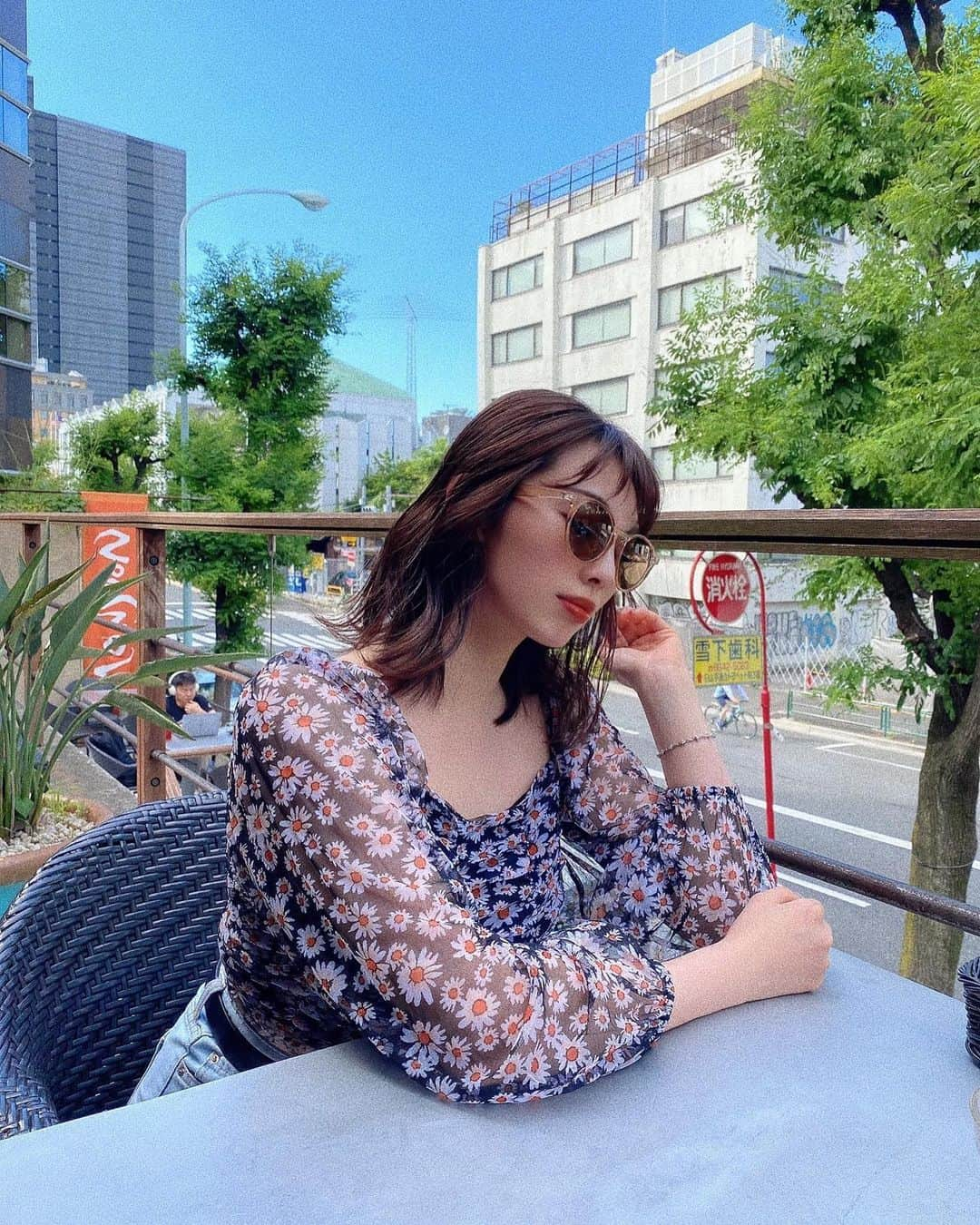 松井貴香さんのインスタグラム写真 - (松井貴香Instagram)「- - 𝑡𝑒𝑟𝑟𝑎𝑐𝑒 𝑙𝑢𝑛𝑐𝘩⛱🍹 - - ひーちゃんと♡ 少し前に仲良くなったものの コロナで最近会えてなくて やっとテラスランチ実現♡♡ たのしかった〜！！ - 天気も良くて気持ちよかったな〜🌞 - - #0610 #テラス #ランチ #カフェ #女子 #モンスーンカフェ #代官山 #lunch #terrace #cafe #good #sunny #monsooncafe #daikanyama  #thaifood #favorite #girls #instagood #like4likes #followｍe」6月10日 17時34分 - kiko414_m