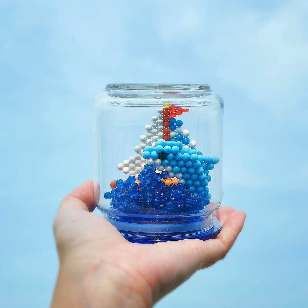 アクアビーズ公式さんのインスタグラム写真 - (アクアビーズ公式Instagram)「急に暑くなってきましたね💦 アクアビーズで気持ちだけでも爽やかになりませんか？ 海やお魚をテーマにした作品を集めてみました🐠 みなさんも涼しげな作品を作ってみてください✨ . ※完成したアクアビーズ作品は水に濡らさないでね！ . #アクアビーズ #aquabeads #ビーズ #beads #海 #魚 #ハンドメイド #おうち遊び」6月10日 17時40分 - epoch1958_jp