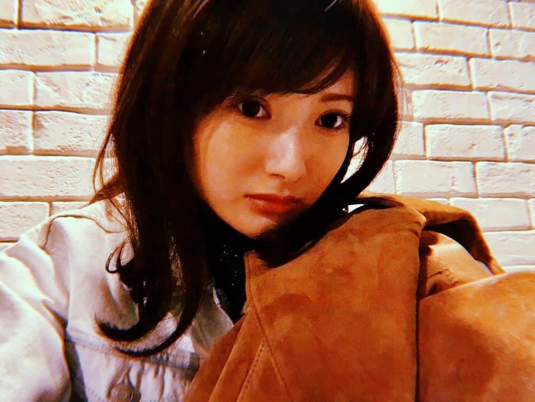 アユの秘密日記のインスタグラム：「懐かしい写真が出てきた。 NYレッスンのとき、マサさんからもらったコートと撮った写真。  それにしても天馬先生厳しかったな〜〜〜!!!」