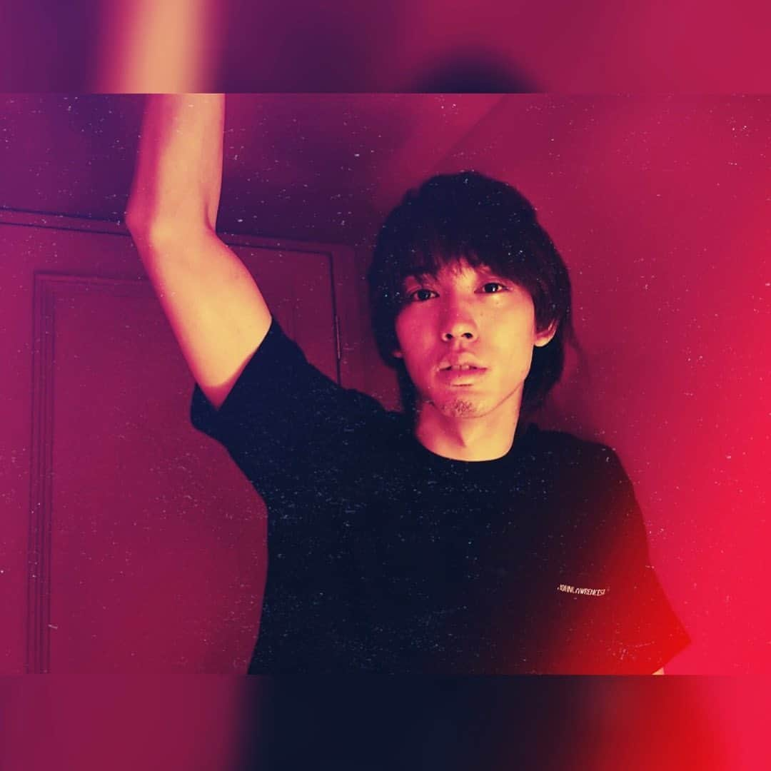 近藤頌利さんのインスタグラム写真 - (近藤頌利Instagram)「red background  #しょりすたぐらむ #shoristagram #近藤頌利」6月10日 18時08分 - shori_kondo412