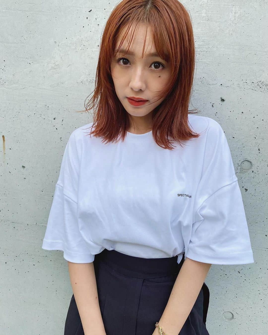 前田希美（まえのん）さんのインスタグラム写真 - (前田希美（まえのん）Instagram)「Newcolor🍊 今年もオレンジにしちゃいました。 #アプリコットオレンジ というカラーです。  去年のオレンジはピンク寄りの オレンジだったのですが、 今回は、 今年っぽいオレンジ強めに。  お気に入りすぎてるんるんです。 いつもありがとうございます。  SHIMAさんは感染予防対策も かなりしっかりされているので 安心して行けました。  今日のリップは、 @ricafrosh.official の1番です🍊  #shima #shimaharajuku #伊藤恵一  #アプリコットオレンジ #ロブ #ロブヘア  #newhair #オレンジカラー #🍊」6月10日 18時06分 - maeda_nozomi