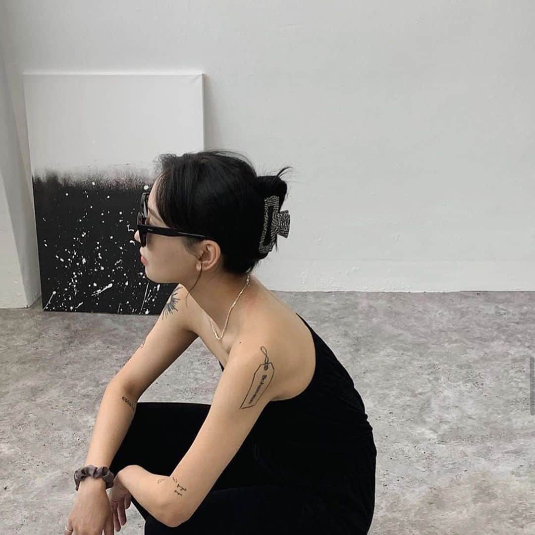原涼香のインスタグラム：「流行りのバンスクリップアレンジには おくれ毛必須です♡ ㅤㅤㅤㅤㅤㅤㅤㅤㅤㅤㅤㅤㅤ」