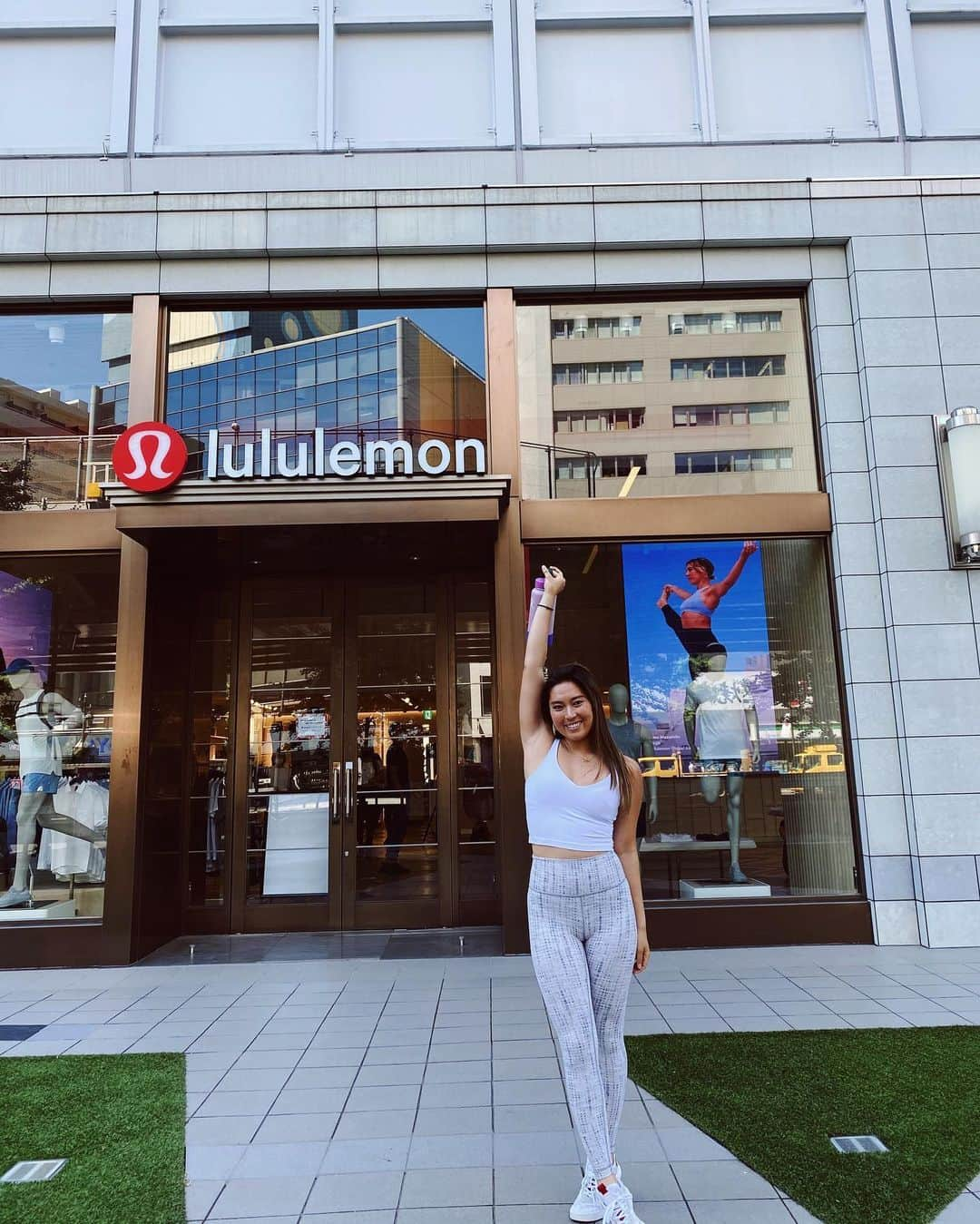 野呂玲花さんのインスタグラム写真 - (野呂玲花Instagram)「@lululemonjp 11:00オープンします🌸 みんな来てね！」6月10日 10時59分 - reikanoro