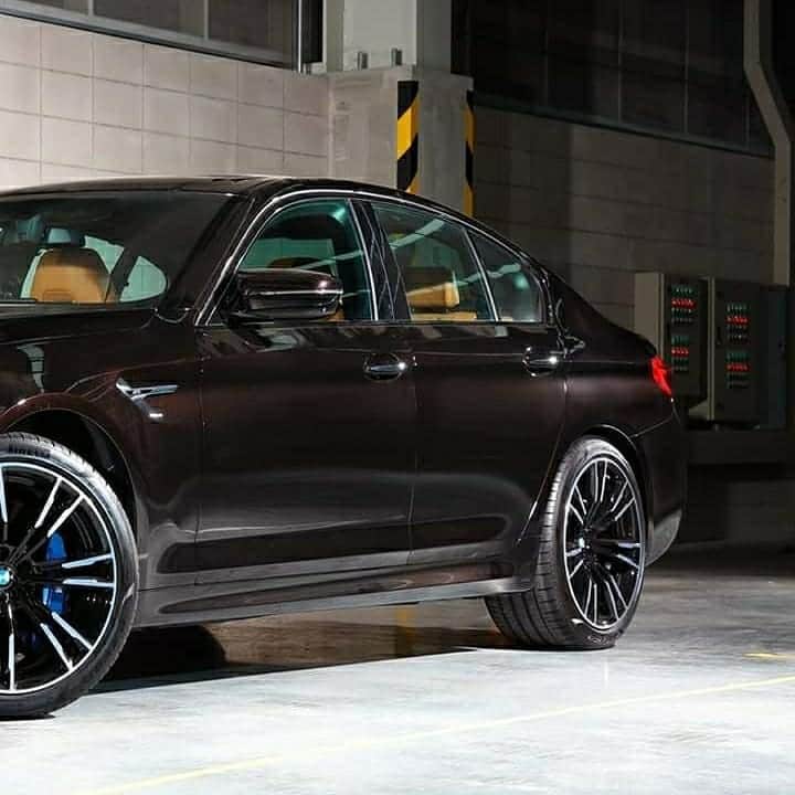 BMW Thailandさんのインスタグラム写真 - (BMW ThailandInstagram)「BMW M5  Price: POA  Exterior: BMW Individual Almandine Brown metallic (Special paint) Interior: BMW Individual full leather trim 'Merino' structured, Caramel  Engine: 4,395cc / 600HP, 750Nm / M TwinPower Turbo V8 petrol engine Transmission: 8-speed M Steptronic Sport transmission with Drivelogic 0-100 km/h: 3.4 s  Details: - 20" M light alloy wheels Double-spoke - Adaptive M suspension - M-specific xDrive with active M differential - Glass roof - Soft-close function for doors - Roller sunblind - BMW Display Key - Trim: Aluminium Carbon structure with highlight trim finishers Pearl Chrom - Individual headliner Alcantara Anthracite - BMW Head-Up Display - Harman Kardon Surround Sound system - BMW gesture control - Surround view camera  More information - BMW Contact Center : 1397 - Line : @BMWLeasing : https://lin.ee/e8L - Sign up : https://bit.ly/2YfXREm  More models available M2 Competition/M4 CS/M4/M5/i3s/i8/i8 Roadster  #BMWTH #BMWM #THEM5」6月10日 11時19分 - bmwthailand