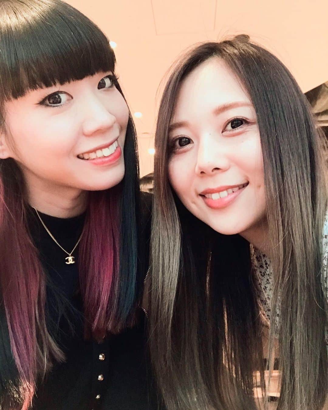 西村季里子のインスタグラム：「・ きゃなきゃ🤤♥️♥️♥️ リモートワークになっても ずっと毎日連絡取り続けている💌 この前はうちに泊まりにきてくれて、 一緒にベイマックス見て(半強制的に見せた) ラ・ラ・ランド見て2人して泣いた🐰 音楽も共有して2人して同じ曲を 鬼リピートして聞いている🤙🏻🤙🏻 今日もランチしてくるんだ〜(もちろんサラダ) . いつもありがとう🥰 . #柴奏花#もう名前が美しい #ランチ#サラダランチ#salad#lunch  #ベイマックス#ララランド#映画 #号泣#もうしばらく見ない#でもいい映画だった #愛の不時着#だんだん苦しくなってきた #でも見る#何度も好きなシーン見返すから進まない #はやく映画館で映画見たい#🎬 #follow#followｍe #きなんちゃんねる」