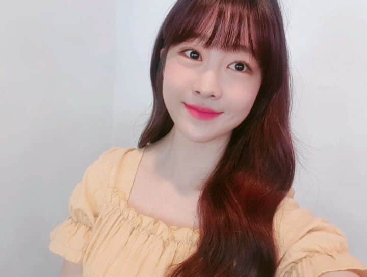 ユジョンのインスタグラム：「밀려드는 볼따구」