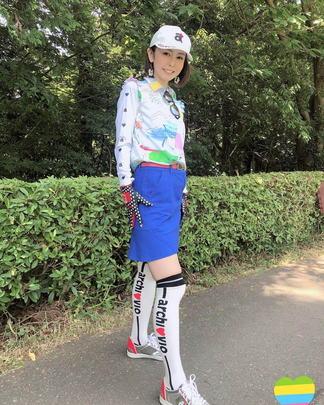 宮崎宣子さんのインスタグラム写真 - (宮崎宣子Instagram)「激暑ゴルフ⛳️ 夏が来たような天気… バッチリ日焼け止めしたのに、 膝上、びっちり焼けてました😭💦 梅雨入り目前の駆け込みゴルフ⛳️ スループレーで最高⛳️✨ #梅雨入り目前 #夏ゴルフ #ゴルフ女子 #ゴルフウェア  #archivio #アルチビオ #サングラス #eyevol #激暑 #日焼けした」6月10日 12時38分 - miyazaki_nobuko