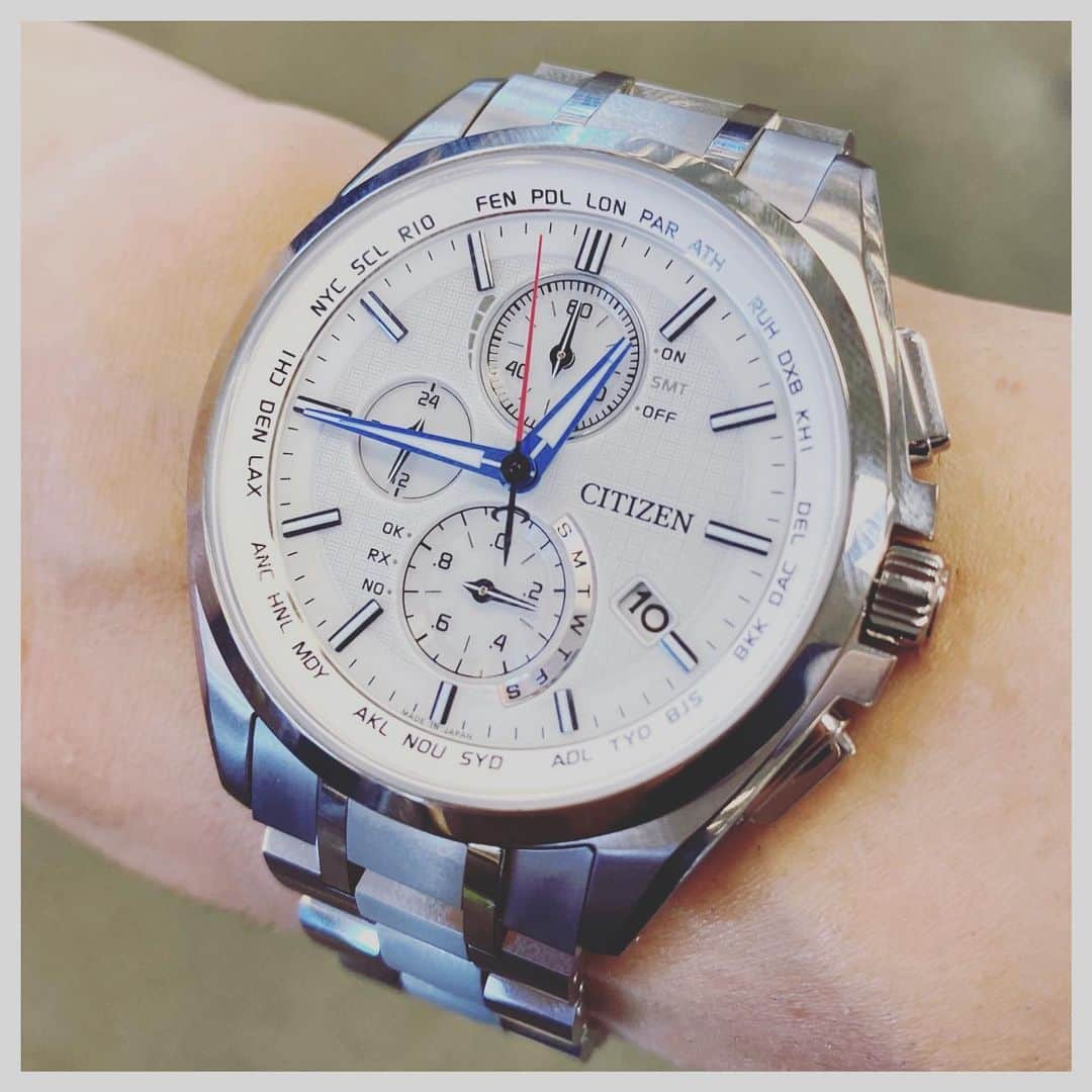 Saschaさんのインスタグラム写真 - (SaschaInstagram)「#FTS #シチズン のカスタムできる腕時計。自分で4万通りからカスタムしたものが完成しました！爽やかにシルバーと白を基調として短長針を青に、秒針は赤でアクセントを入れました。いかがでしょう？ #jwave #stepone813 でもプレゼントしました！」6月10日 12時55分 - sascha348