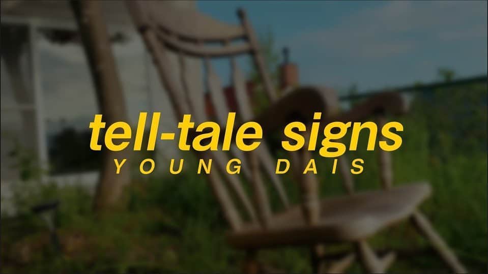 DIG DA GOOD IMCのインスタグラム：「【YOUNG DAIS 新曲サプライズ公開！】 . YOUNG DAISが新曲「tell-tale signs」をサプライズ発表！ 盟友LIL’Jと福岡のプロデューサーMoitoの共作となるビート上に、YOUNG DAISのメッセージ性溢れるラップが絡み合う傑作！ YOUNG DAISのオフィシャルYOUTUBEチャンネルのみで聞くことができるエクスクルーシブ音源！ . YOUNG DAIS - tell-tale signs【Lyric Video】 https://youtu.be/6IIb1zk4m9Q @youngdais_ncbb プロフィールリンクよりご視聴いただけます。 . Beats by @lilj_funxta & @moito092  Recorded by @junthafinest at @27beatworxx  visuals by @nastymensah & @jazadocument . #YOUNGDAIS #telltalesigns #LILJ #Moito #NCBB #DDGG #DDG」