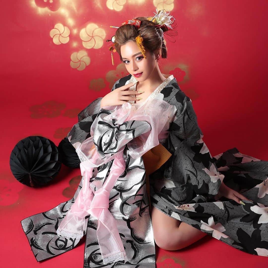 ドレスショップtika公式さんのインスタグラム写真 ドレスショップtika公式instagram 艶 関口さくらちゃんが着こなす花魁 Tikaの花魁は ふつうの浴衣としても使える2way 2枚目の画像をチェックしてね もちろん花魁浴衣も早割 してますよ