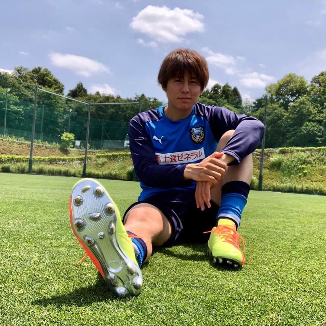 脇坂泰斗のインスタグラム：「. . new color ✨  #ライズアップ #STORONGERTOGETHER #PUMA #PUMAFOOTBALL @pumafootball_jp @pumajapan」