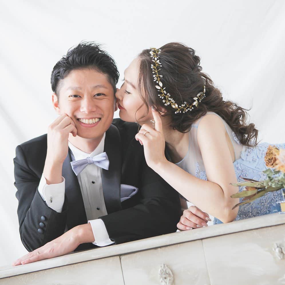 CLAIREのインスタグラム：「kiss✨ ・ @claire_umeda  @clairebridalstudio」