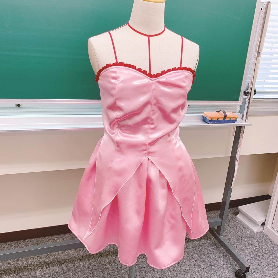花咲来夢さんのインスタグラム写真 - (花咲来夢Instagram)「つくた。✂️🎵 久しぶりにコスプレ作るの楽しい😹✨ #東京ミュウミュウ #ミュウイチゴ #東京ミュウミュウにゅー #cosplay #コスプレ」6月10日 15時17分 - raimu_charlotte
