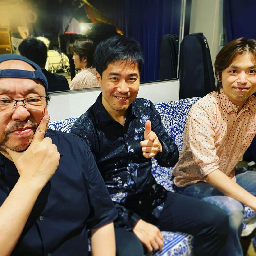 ただすけのインスタグラム：「ポンすけ配信ライブその４、6/18日から配信開始です。 先日のその３も絶賛配信中、どちらもゲストにベース石村順さん。 宜しければ是非。 https://twitcasting.tv/c:abso/shopcart/9001」