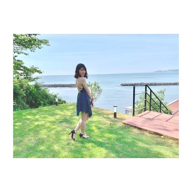 山岸理子のインスタグラム：「* ヤングガンガンさんの撮影をしました！ こちらはオフショットです📸 表紙・巻頭グラビアさせて頂きます☺︎7月17日発売です！ よろしくお願いします🙌 ・ ・ ・ ・ #tsubaki_factory #山岸理子 #ヤングガンガン #7月17日 #発売 #チェックよろしくお願いします🙇‍♂️」