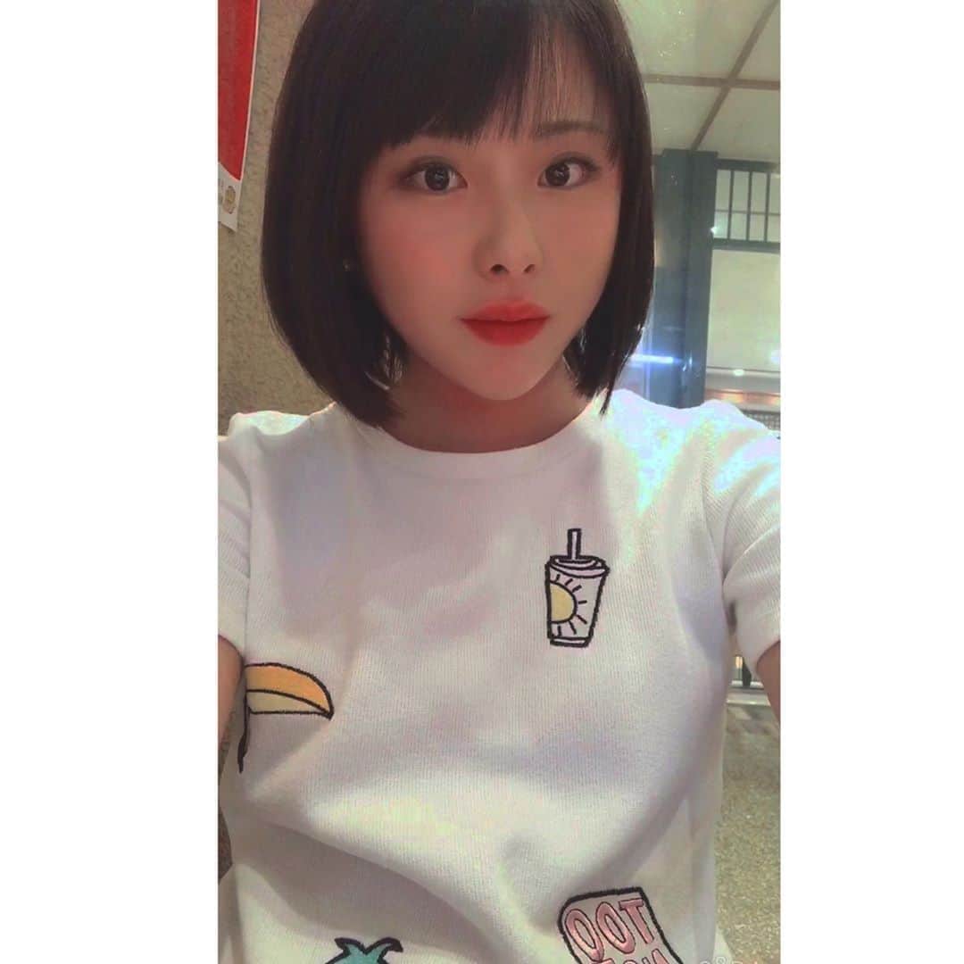 のインスタグラム：「今日は久々に美容室❤️ ヘアトリートメントしてもらいました😊 艶感出て嬉しい😊😊😊 . . . #ヘアトリートメント #ショートヘア」