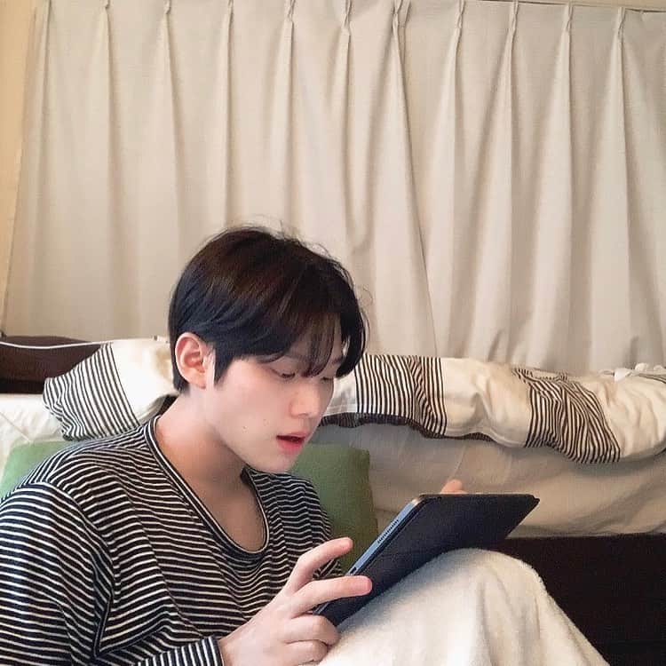 のインスタグラム：「えをかくのがたのしいです🎨  그림그리는건재밌어🎨」