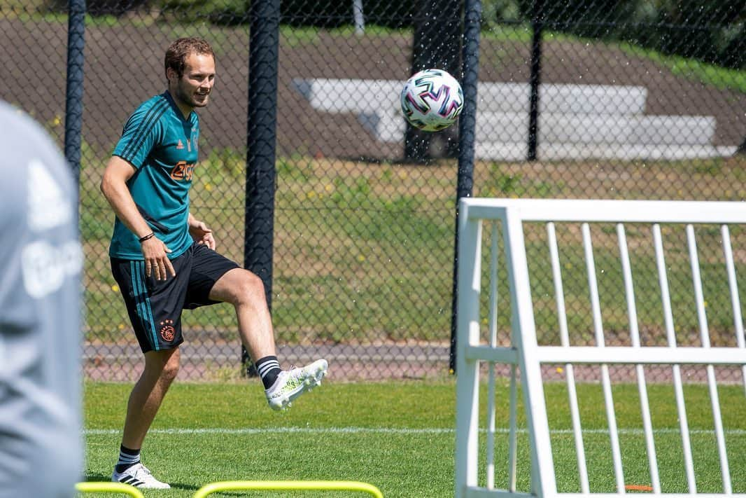 デイリー・ブリントのインスタグラム：「Back at it! ⚽️🙌🏻」