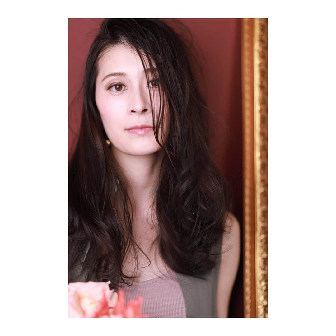 夢月せらさんのインスタグラム写真 - (夢月せらInstagram)「#photoshoot #photoshooting  #photography #photomodel  #natural #flowers #portrait」6月10日 19時13分 - seramutsuki