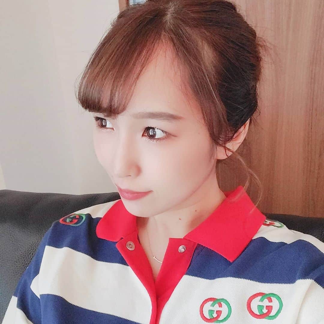 佐藤夏希のインスタグラム：「暑い日にはお団子が一番です♡ マスクしてると余計に汗かいちゃうよね😱💦 これから半身浴TIME🛀 すばるんは旦那さんにお任せ〜🤣（笑） * * * #男の子#男の子ママ#おやこーで #むすこーで #息子#息子ラブ #2歳#ママ#ママさんと繋がりたい #ママスタグラム#mama#mamastagram #mamanoko #ママリ#babyboy#boy#成長記録#妊婦生活#マタニティライフ#妊婦記録 #男の子ヘア#お家遊び#おうちあそび#妊娠中期#マタニティコーデ」