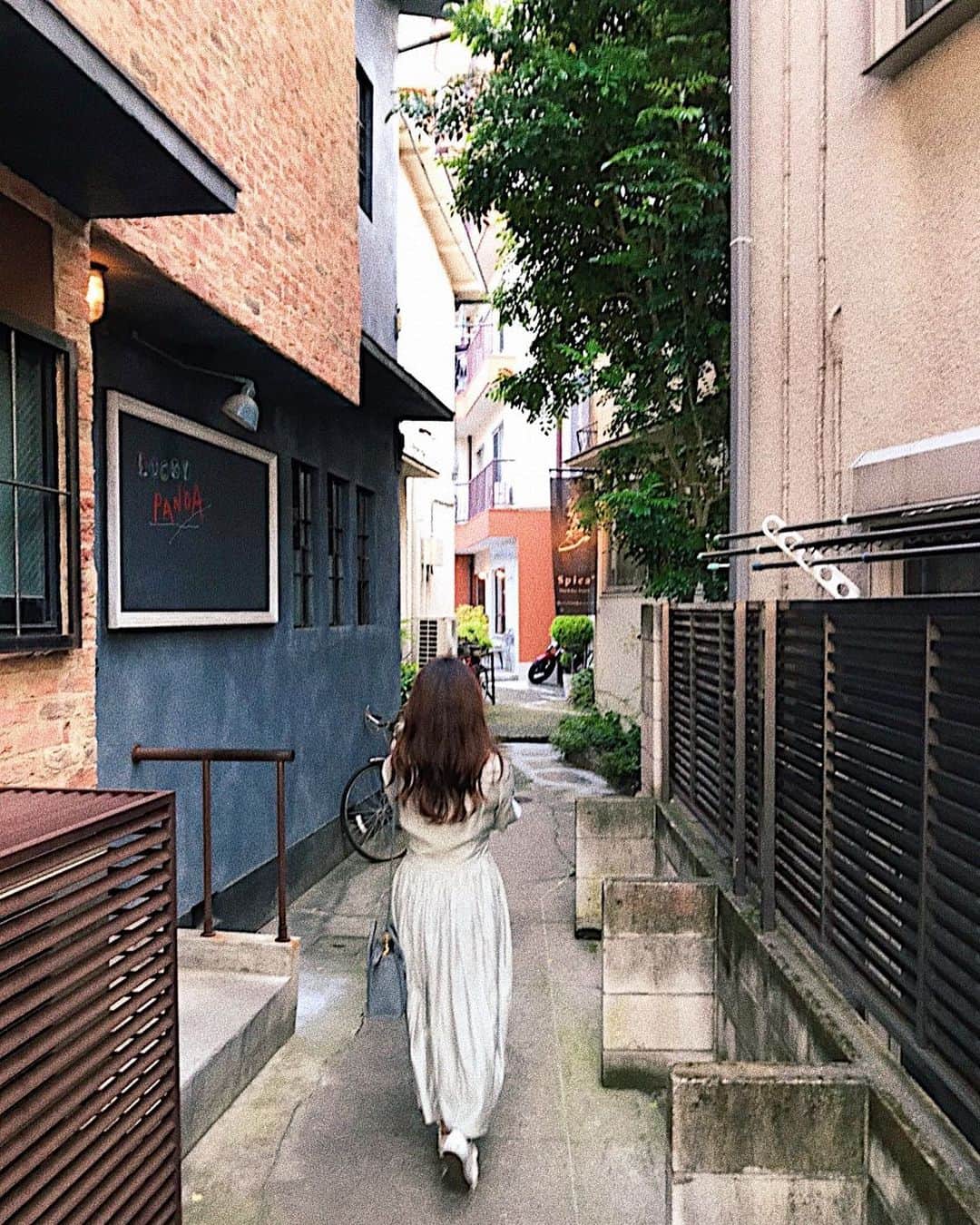 中野英菜のインスタグラム：「いつかの週末👟 今日は完全に夏バテしてました、、野菜ばっかりじゃなくて元気になるものもプラスで食べよう☹️ #早く週末になぁれ #麻布十番 #日本　#japan #weekend」