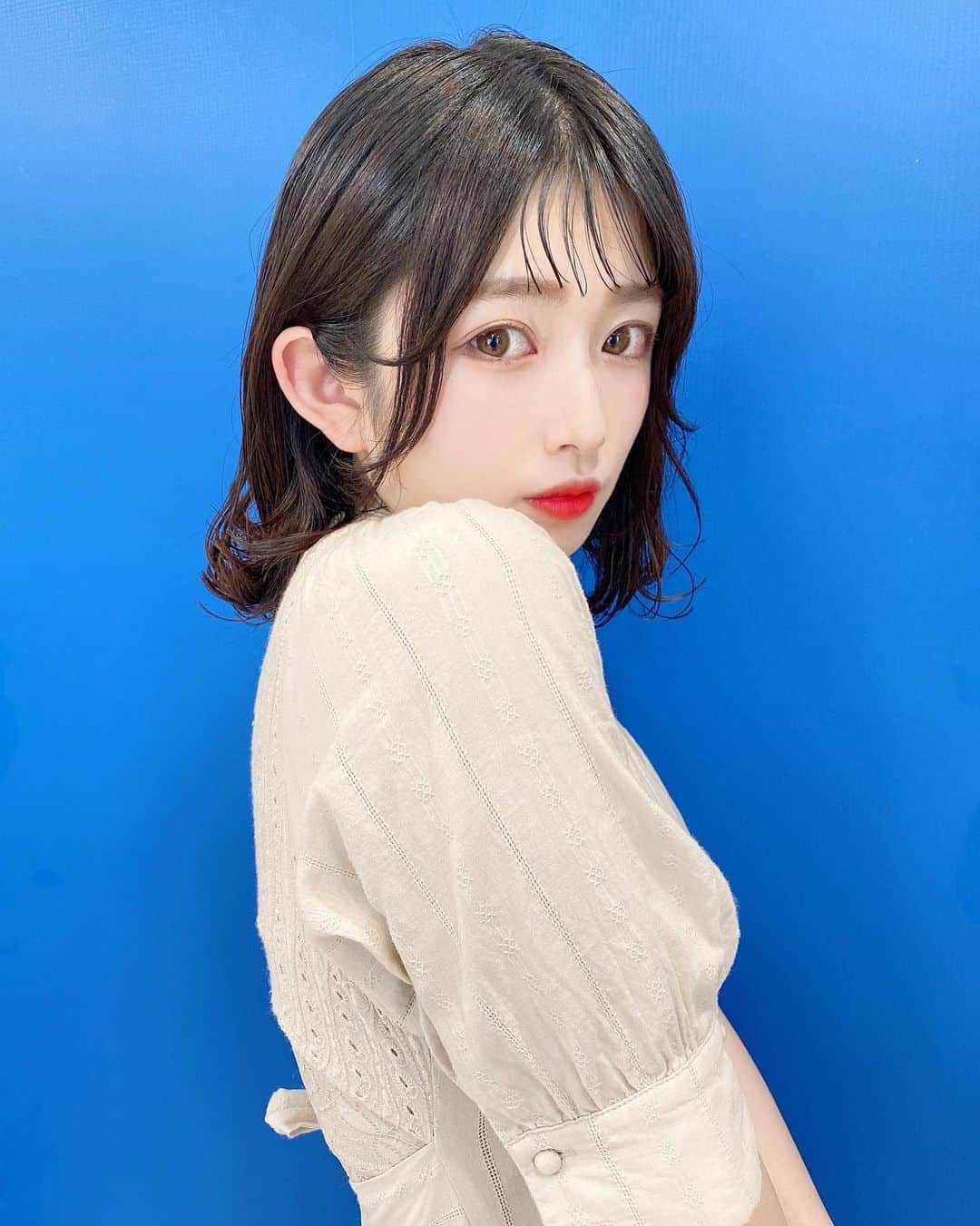 青木菜花さんのインスタグラム写真 - (青木菜花Instagram)「.﻿ .﻿ ジャーーーーーン！！！﻿ ﻿ ばっさり切っちゃいました﻿ ﻿ かじくん髪短い子タイプなんだって🙊💓﻿ 彼氏のタイプに合わせちゃう私もだめですね、、笑笑﻿ ﻿ どうですかかかか！！嘘でもいいから似合ってるって言ってててて🥺🥺😂笑﻿ .﻿ .﻿ #ミディアムボブ #ボブ #イメチェン #instalike #instagood #instapic #l4l #lfl」6月10日 19時57分 - nanoka_0711