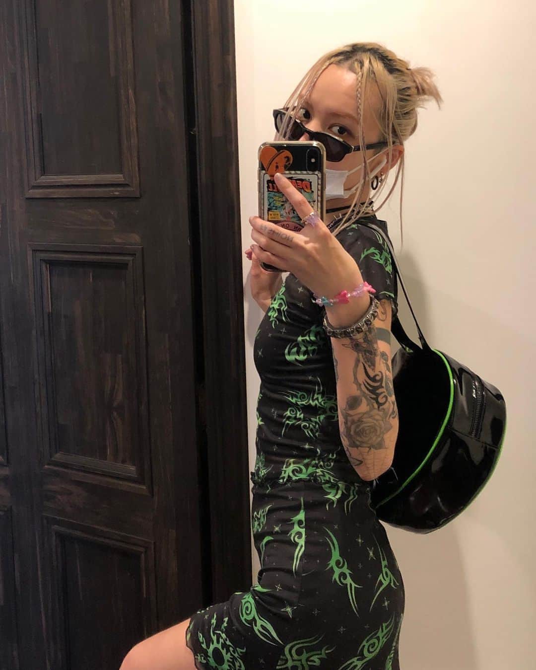 ナカオエリコさんのインスタグラム写真 - (ナカオエリコInstagram)「🌴💚🖤」6月10日 20時13分 - erikonakao_tokyo