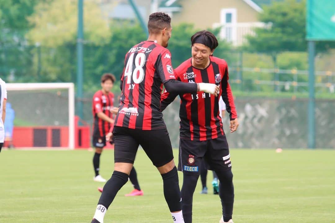 のインスタグラム：「ユニフォームをきて紅白戦^_^ スコアはなんと5-5  めっちゃめっちゃキツかったけど楽しかった🥰  早く試合がしたいねー  #北海道コンサドーレ札幌 #コンサドーレ札幌 #コンサドーレ #コンサ #ユニフォーム #スポンサー #全感」