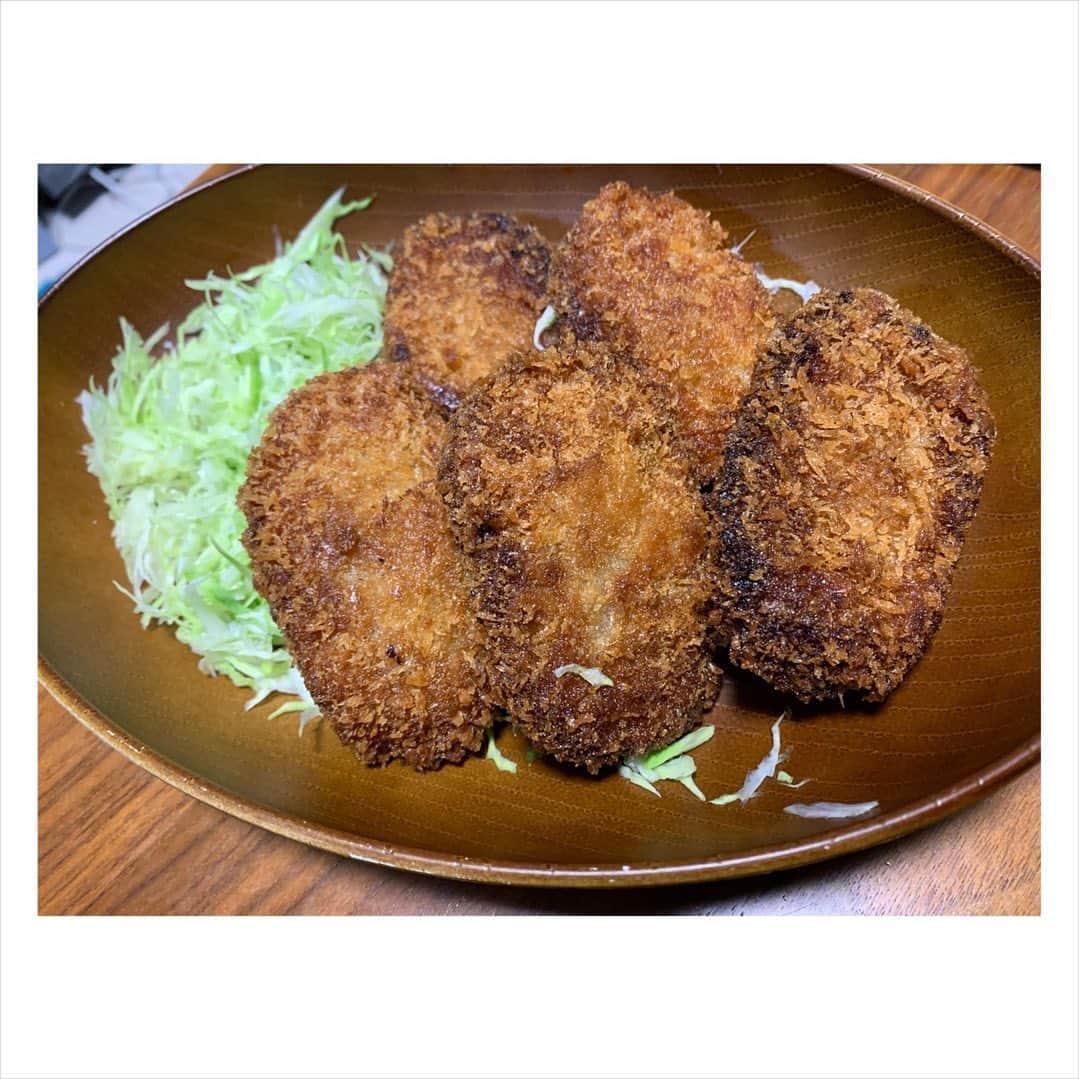 長田成哉のインスタグラム：「「オサダは揚げ焼き」をマスターした。  #個人的な自炊の記録」
