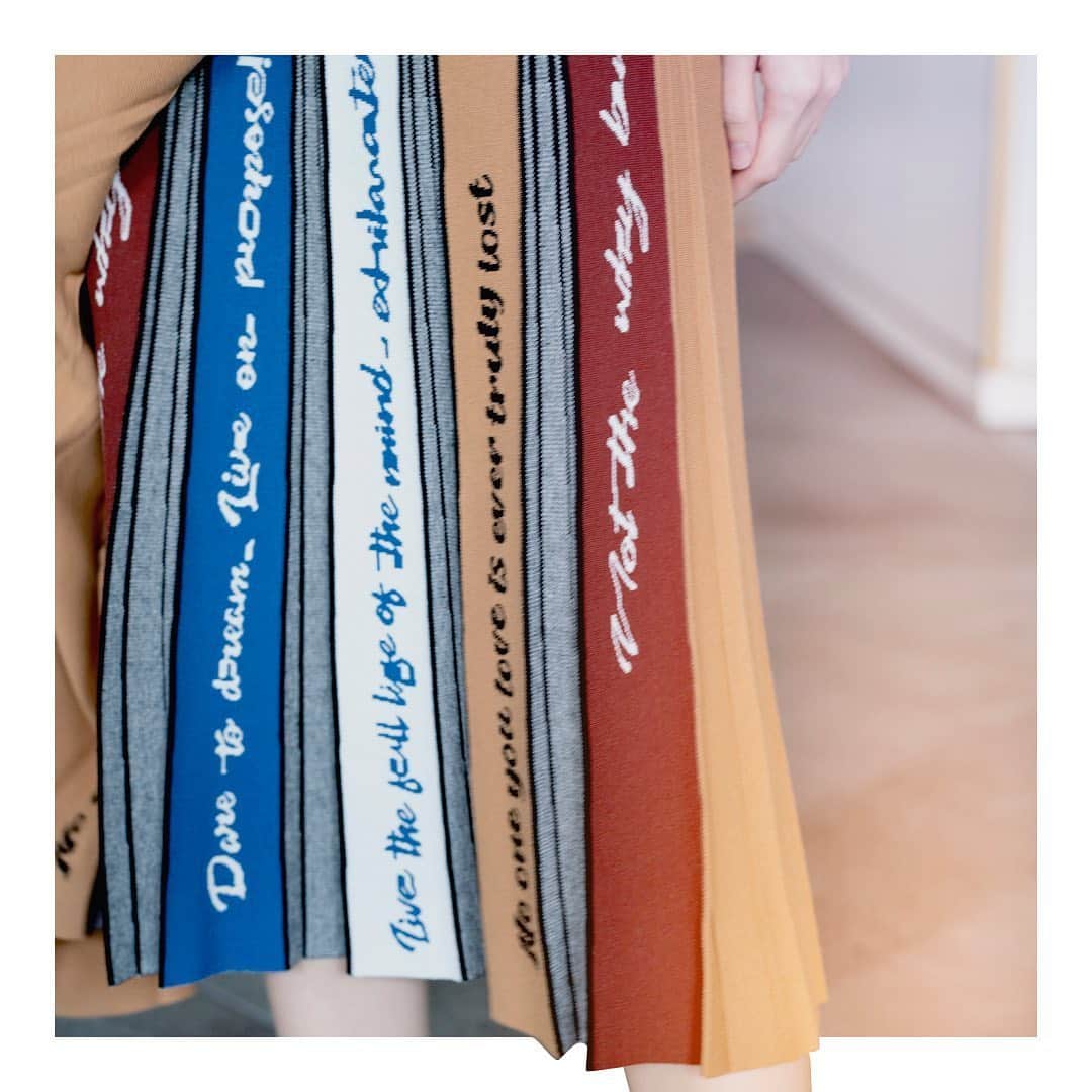 のインスタグラム：「⁣ Infiltrate the Havana vibrant in every moment! From our SS20 catch phrases to ready-to-wear, the #Hemmingway quotes are transferred on #ANTEPRIMA #CatchPhrase top and skirt! ⁣ ⁣ #SpringSummer2020 #Classic #ReadyToWear #WomanSuit #Style #Fashion #Italian #Luxury #Design #Lifestyle #Urban #アンテプリマ #패션」