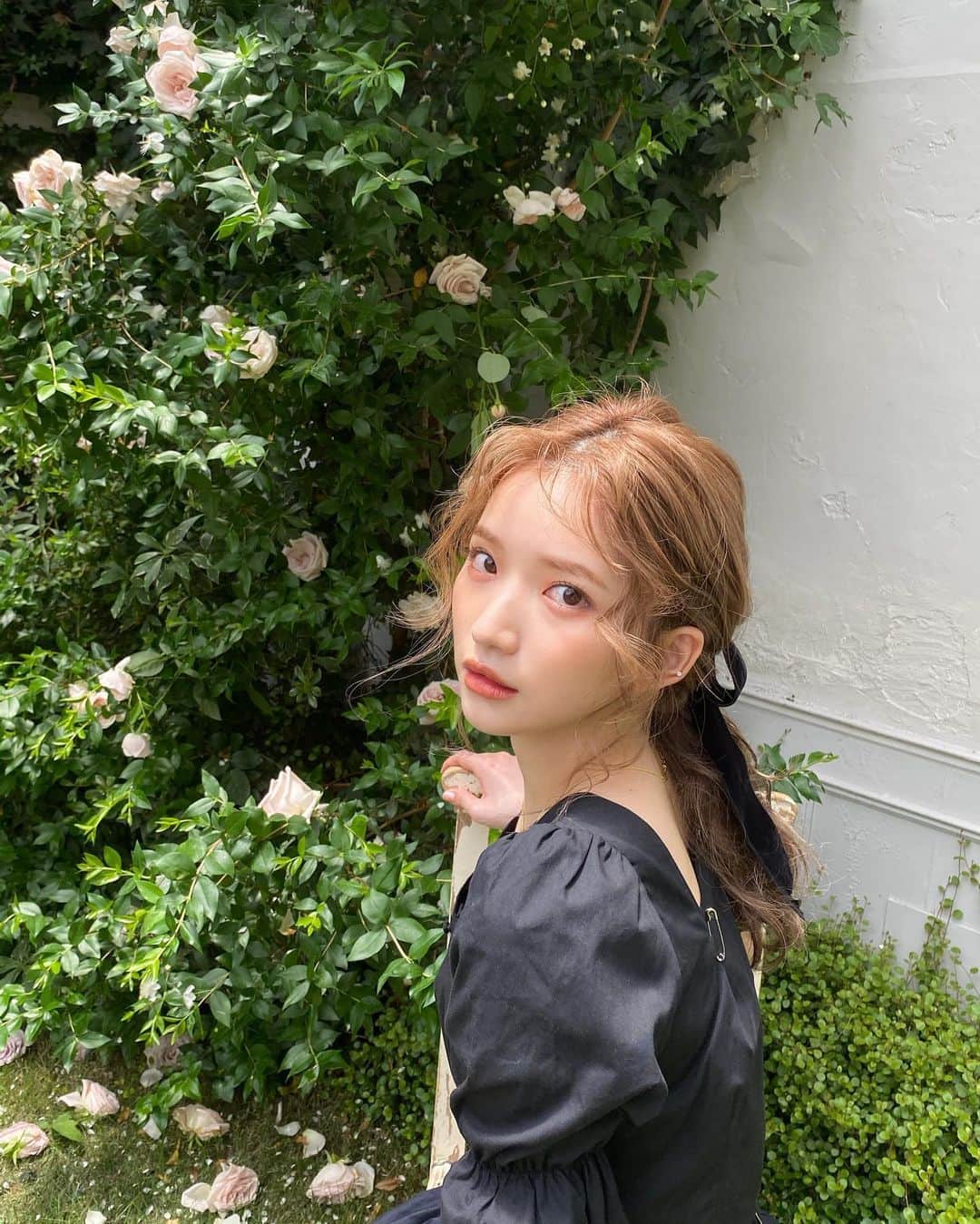 南りほのインスタグラム：「🖤」